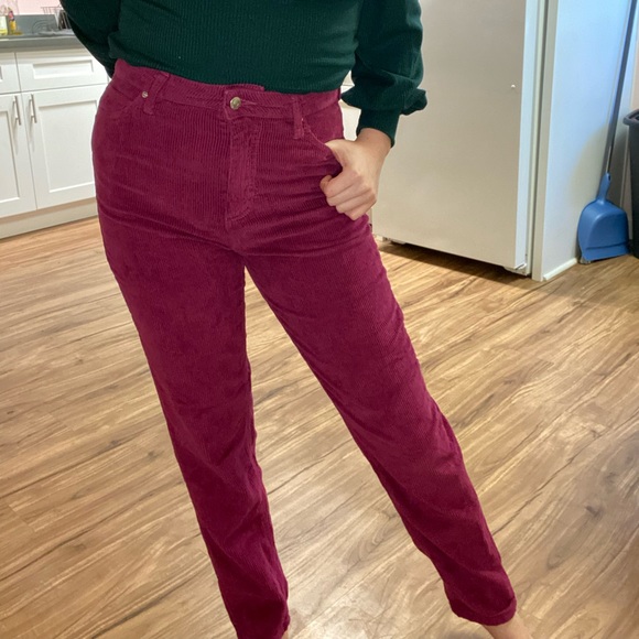 Berry Colored UO corduroy Mom Hi Rise Pants size 26 - Picture 1 of 4